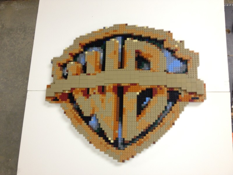 WB_LOGO_in_LEGO_by_BRICKWARES